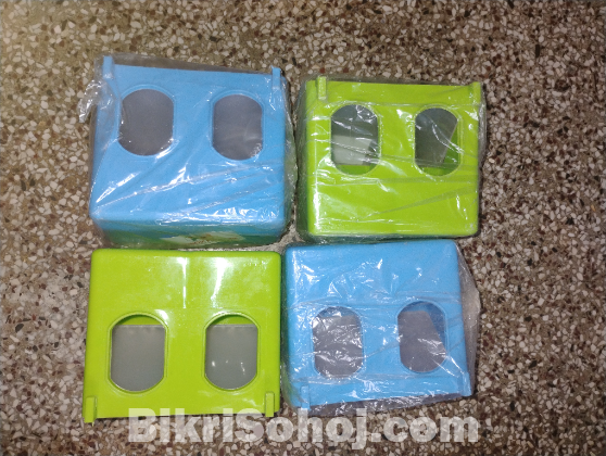 খাঁচা ও কবুতর